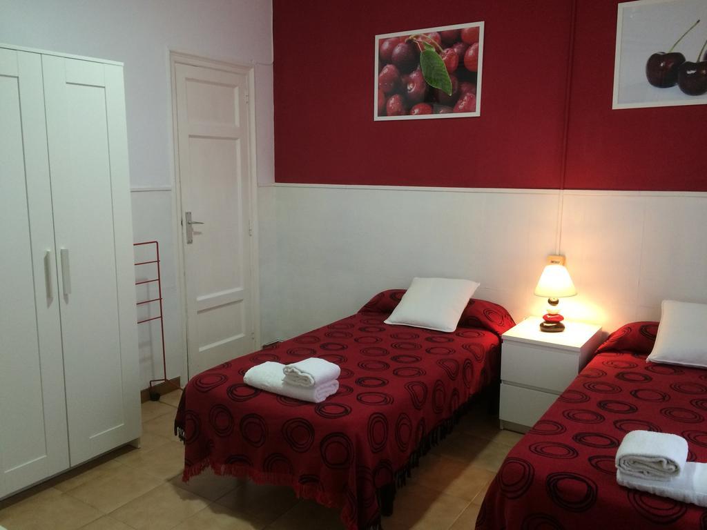 Hostal Valls Barcelona Ruang foto