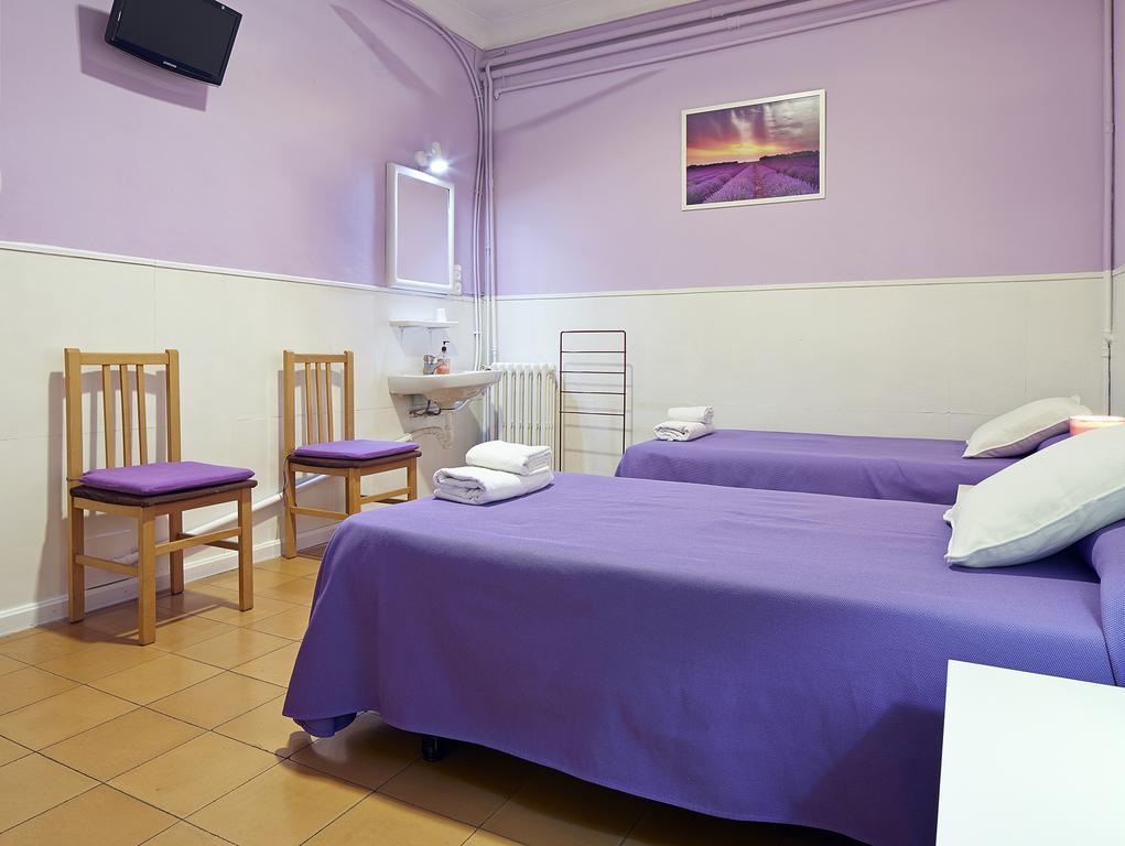 Hostal Valls Barcelona Bagian luar foto