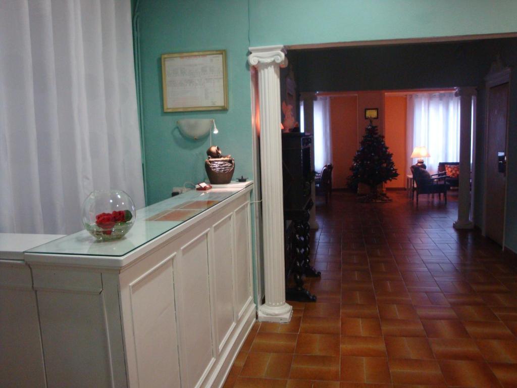 Hostal Valls Barcelona Bagian luar foto