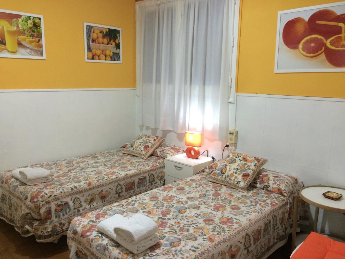 Hostal Valls Barcelona Ruang foto